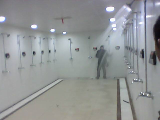 集装箱式活动房     集装箱卫生间淋浴房  集装箱卫生间淋浴房是工地